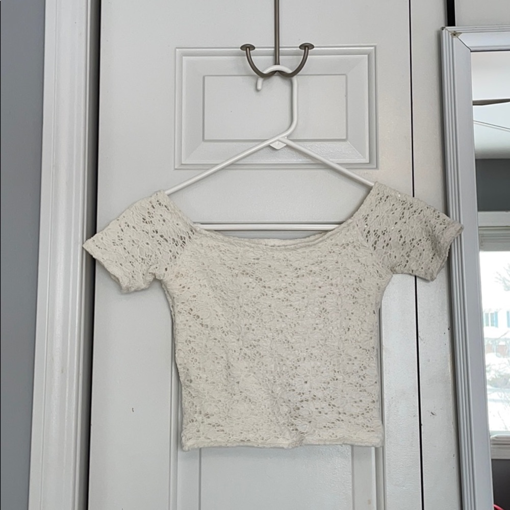 Slight Off-the-Shoulder Crop Top